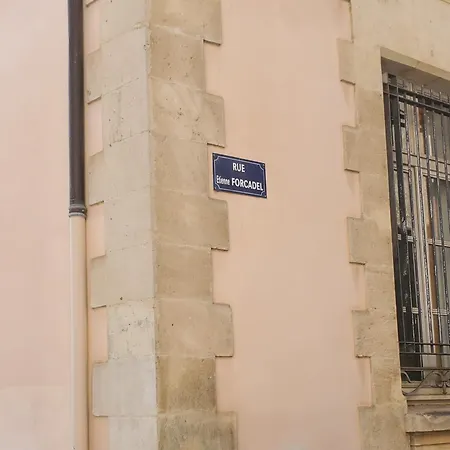 Les Halles Superbe 4 Personnes Wi-fi Climatisation Netflix Coeur De Et Historique * Béziers