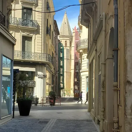 Les Halles Superbe 4 Personnes Wi-fi Climatisation Netflix Coeur De Et Historique