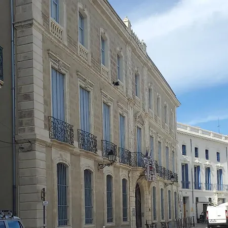 Les Halles Superbe 4 Personnes Wi-fi Climatisation Netflix Coeur De Et Historique ベジエ