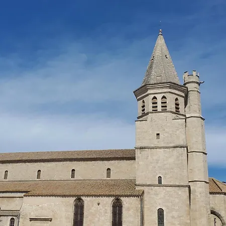 Les Halles Superbe 4 Personnes Wi-fi Climatisation Netflix Coeur De Et Historique