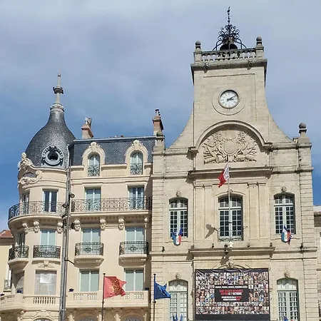 Les Halles Superbe 4 Personnes Wi-fi Climatisation Netflix Coeur De Et Historique * ベジエ