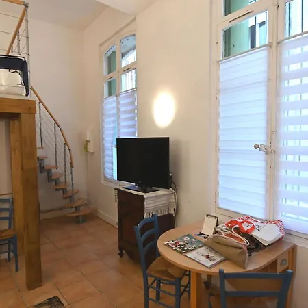 Les Halles Wi-fi Climatisation Netflix Coeur De Et Historique Apartment *