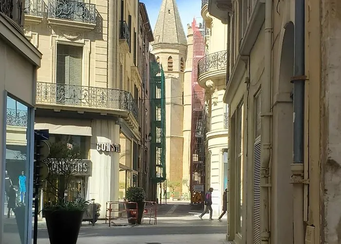 Les Halles Superbe 4 Personnes Wi-fi Climatisation Netflix Coeur De Et Historique