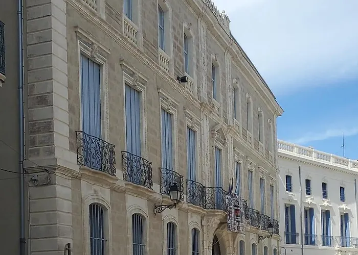 Les Halles Superbe 4 Personnes Wi-fi Climatisation Netflix Coeur De Et Historique Безье