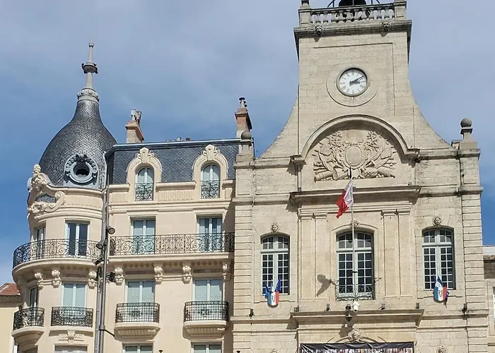 Les Halles Superbe 4 Personnes Wi-fi Climatisation Netflix Coeur De Et Historique * Безье
