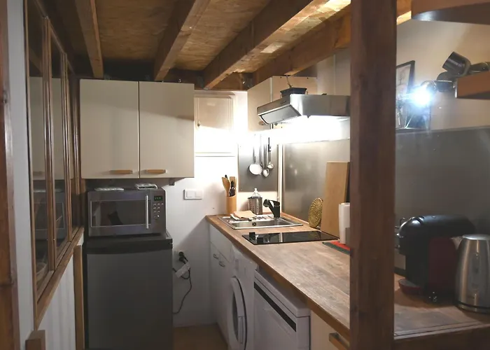 Les Halles Superbe 4 Personnes Wi-fi Climatisation Netflix Coeur De Et Historique *
